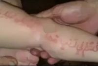 প্রতি শুক্রবার এই শিশুর শরীরে পবিত্র কোরআন বা হাদিসের একেকটা বানী লেখা ভেসে ওঠে!