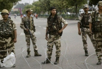 কাশ্মীরে চলছে দু'পক্ষের গো'লাগু'লি