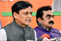 চাঁদ থেকে পারমাণবিক বোমা ফেলে পাকিস্তানকে বিশ্ব মানচিত্র থেকে মুছে ফেলবে ভারত!