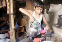 এই বয়সেই সংসারের বোঝা কাঁধে তুলে নিয়েছে আশিক!