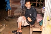 হতভাগ্য এক পিতাকে ১০ বছর ধরে টয়লেটে শিকল বন্দী করে রেখেছিল তার একমাত্র ছেলে!