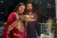 স্বামী নিখিলের জন্য করবা চৌথে ব্রত রাখলেন নুসরাত জাহান