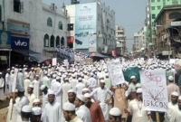 ভোলার ঘটনার প্রতিবাদে মোহাম্মদপুরে সড়ক অবরোধ করে বিক্ষোভ