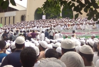 উই লাভ প্রফেট মোহাম্মদ (সা.) স্লোগানে মুখর পল্টন