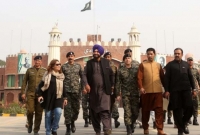 পাকিস্তানের কাছে মাথাপিছু বিশ ডলারের ফাঁদে পড়েছে ভারত