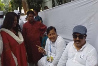 এফডিসিতে ভিন্ন চিত্র : হাসি ঠাট্টায় মেতে উঠলেন ডিপজল-মৌসুমী