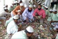 ঐতিহাসিক সেই পাগলা মসজিদের দানবাক্সে মিলল ১২ বস্তা টাকা ও বহু স্বর্ণালঙ্কার