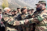 এবার কাশ্মীর সীমান্তে ভারতীয় সেনাদের সঙ্গে স্বয়ং নরেন্দ্র মোদী!