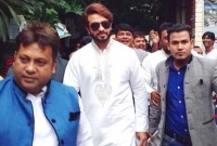 এই ইলেকশন দিয়ে ইন্ডাস্ট্রির কিছুই হবে না : শাকিব খান