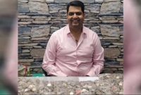 খুচরো টাকার কয়েন জমিয়ে নিজের পছন্দের মোটরসাইকেল কিনলেন যুবক