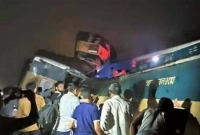 ট্রেনের যাত্রীদের মুখে সেই মুহুর্তের ভয়াবহ বর্ণনা