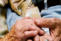 ৮০ বছর একত্রে থাকার পর চলেও গেলেন এক ঘণ্টা আগে-পরে