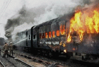 ট্রেনে ভ'য়াবহ আগুন