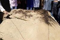 মসজিদের মুয়াজ্জিন স্বামীর মৃ'ত্যু সহ্য করতে না পেরে মা'রা গেলেন স্ত্রীও! মসজিদের মুয়াজ্জিন স্বামীর মৃ'ত্যু সহ্য করতে না পেরে মা'রা গেলেন স্ত্রীও!