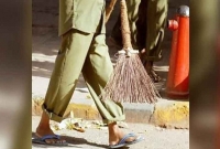 ঝাড়ুদার পদে ৩৫০০ ইঞ্জিনিয়ার-এমবিএ পাস চাকরিপ্রার্থী!