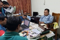 ঘুষের টাকাসহ হাতে-নাতে গ্রেফতার সাব-রেজিস্ট্রার