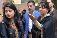 ভারত মুসলিমদের দেশ নয়, এদেশে মুসলিমরা ২য় শ্রেণির নাগরিক : মেহবুবা কন্যা সানা