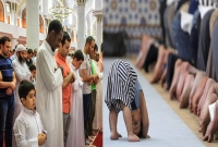 মসজিদে শিশুদের আসতে বাধা না দিয়ে উৎসাহ দিন