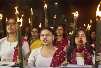 'আমিও মুসলিম হয়ে যাব' প্র'তিবা'দে ভারতের আমলারা 'আমিও মুসলিম হয়ে যাব' প্র'তিবা'দে ভারতের আমলারা