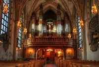 গির্জায় বেজে উঠল আজানের সুর!