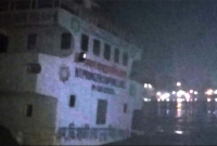 রাতে কীর্তনখোলায় লঞ্চ ও কার্গোর মু'খোমু'খি সং'ঘ'র্ষ : যাত্রীদের উ'দ্ধা'র কার্যক্রম চলছে