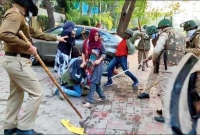 'এরা সবাই মুসলমান, মা'রো এদের' বলেই পুলিশের লা'ঠিচা'র্জ