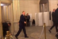 শৌচালয়ে যাওয়া সময়ও ভ্লাদিমির পুতিনের সঙ্গে কতজন থাকেন?