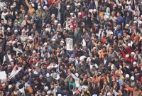 কোনো বাধায় রুখতে পারেনি মুসলিমদের, রাজপথে জনসমুদ্র