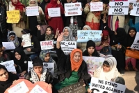 নিজেদের ভবিষ্যত্‍ নিয়ে শ'ঙ্কি'ত হয়ে যা বললেন দুই ভারতীয় মুসলিম নারী