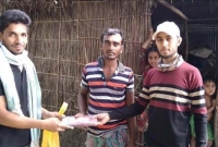 টিফিনের টাকা বাঁচিয়ে অসহায়দের শীতবস্ত্র দিলেন শিক্ষার্থীরা