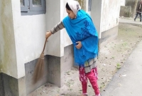 নিজ উপজেলা নিজেই পরিষ্কার করেন এসিল্যান্ড শামীমা সুলতানা