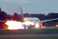 ১৩২ যাত্রী নিয়ে মাঝ আকাশে ভারতীয় বিমানে আ'গুন