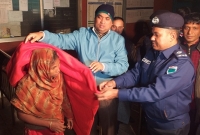 গভীর রাতে তী'ব্র শীতে অসহায় ও দুস্থ মানুষদের পাশে এসপি হাসানুজ্জামান গভীর রাতে তী'ব্র শীতে অসহায় ও দুস্থ মানুষদের পাশে এসপি হাসানুজ্জামান