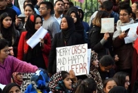 নামাজ পড়ে সরকারকে ৬ লাখ টাকা দিয়ে নজির গড়লেন মুসলিমরা