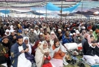 কনকনে শীত উপেক্ষা করে আখেরি মোনাজাতে দুই লাখ মুসল্লি