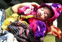 নদীর তীরে জঙ্গলে প্র'চণ্ড ঠাণ্ডার মধ্যে নবজাতকের কান্না!