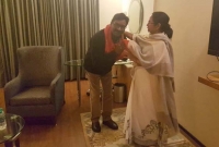 শপথের আগেই মমতা ব্যানার্জীর পায়ে সালাম ঝাড়খন্ডে বিজেপির হটানোর নায়কের