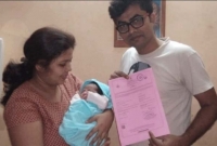 ধর্মীয় পরিচয় ছাড়াই বড় হবে তাদের এই শিশু! বড় সিদ্ধান্ত দম্পতির!
