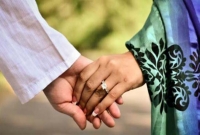 নগদ অর্থ ও স্বর্ণালংকার নিয়ে প্রেমিকের হাত ধরে উধাও কাতার প্রবাসীর স্ত্রী