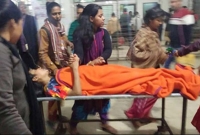 শাড়ি বিতরণ নিয়ে ঢাবিতে ছাত্রলীগের মা'রামা'রি, ৩ নেত্রী আহ'ত