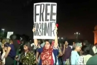 রাস্তায় বলিউডের একাংশ, কাশ্মীরের 'স্বাধীনতা' চেয়ে মুম্বাইয়ে পোস্টার!