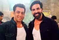 সালমান খানের নতুন ছবির নাম নিয়ে অক্ষয় কুমারের রসিকতা!