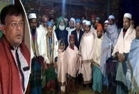 নিয়মিত ফজরের নামাজ জামাআতে আদায়কারীদের চাদর উপহার দিলেন চেয়ারম্যান