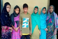 পাঁচ প্রতিব'ন্ধী সন্তান নিয়ে বিপাকে বিধবা মা