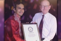 পরপর ৪ বার গিনেজ বুকে বাংলাদেশি যুবক