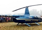 হঠাৎ ধানক্ষেতে নামল হেলিকপ্টার