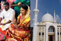 কয়েক লাখ টাকা খরচ করে দরিদ্র অসহায় হিন্দু মেয়ের বিয়ে দিল মসজিদ কমিটি!