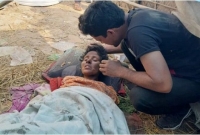 তিন মাস রাস্তায় পড়েছিলেন অজ্ঞাত বৃদ্ধা, এগিয়ে এলেন মামুন বিশ্বাস