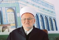 ইসরায়েলের বিপক্ষে খুতবা দিয়ে বরখাস্ত আল আকসার খতিব