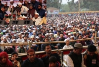 ফরিদপুরে মানুষের ঢল নামে, আজহারী আসার আগেই কানায় কানায় পূর্ণ মাহফিলস্থল